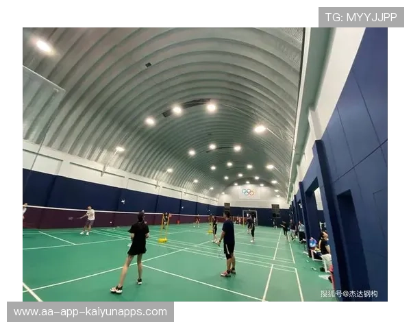 网球更强调接发球强度训练：成为场上全能选手的关键之道